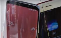 Слухи о чрезвычайной хрупкости дисплеев Galaxy S8